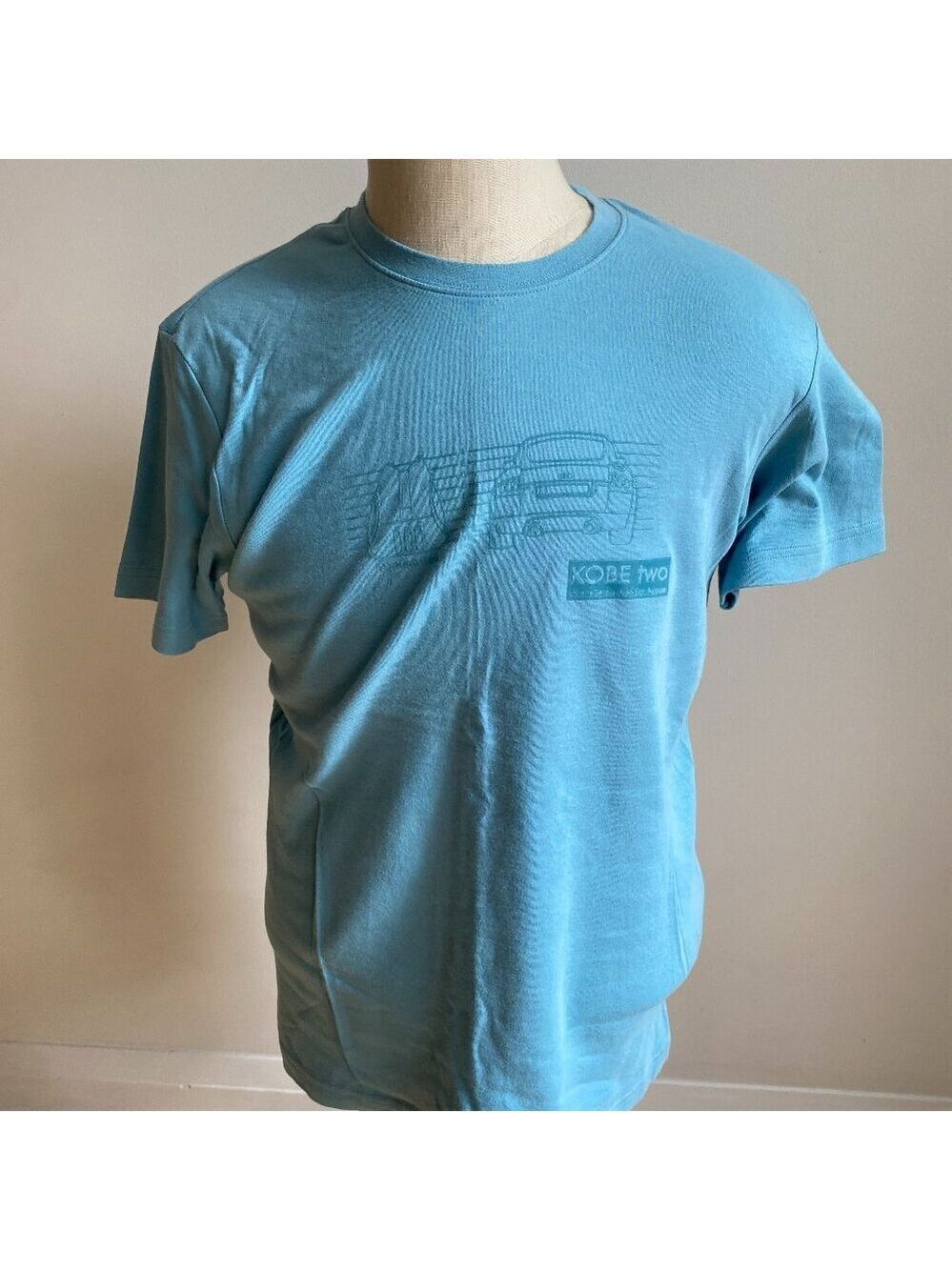 Vintage Adidas KOBE two Men Tshirt sz Large crew neck RARE